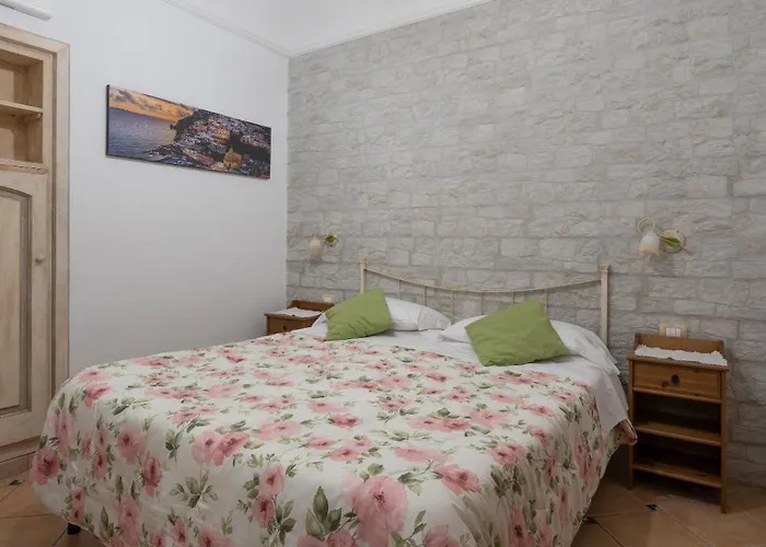 Maristella Apartment *